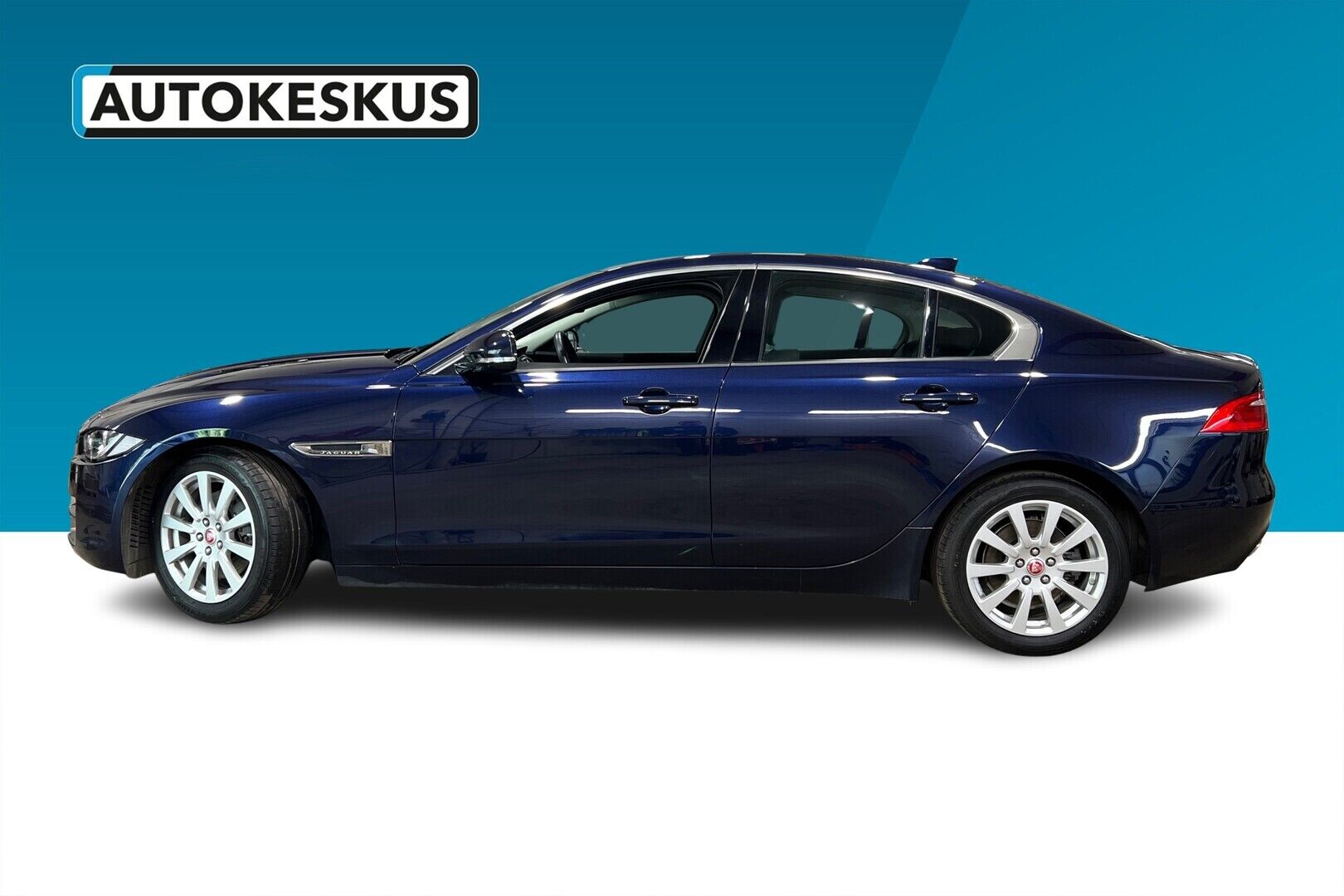 Jaguar XE iso kuva 4