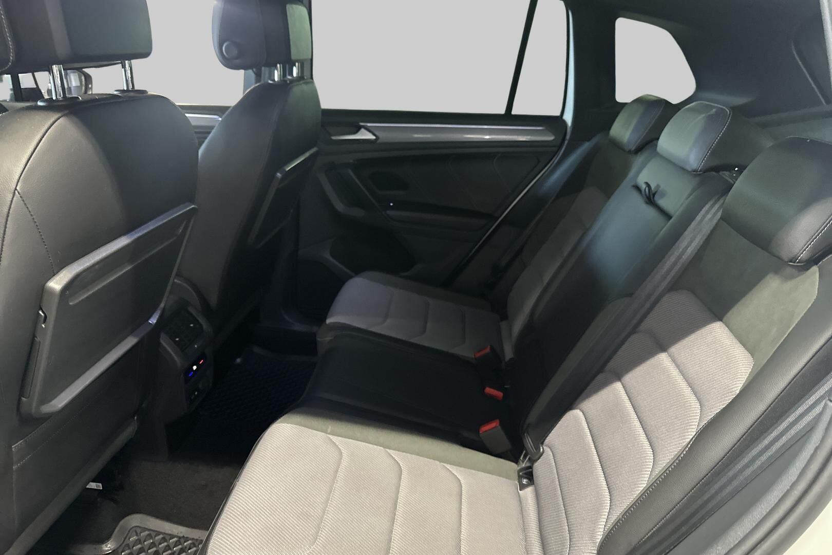 Volkswagen Tiguan iso kuva 8