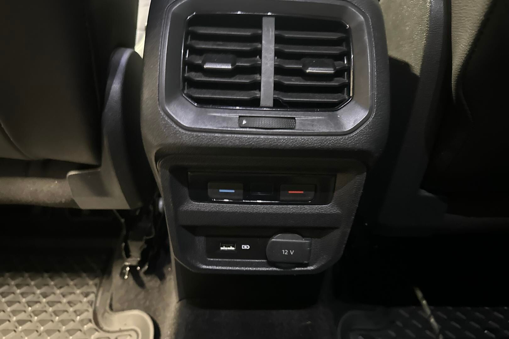 Volkswagen Tiguan iso kuva 29