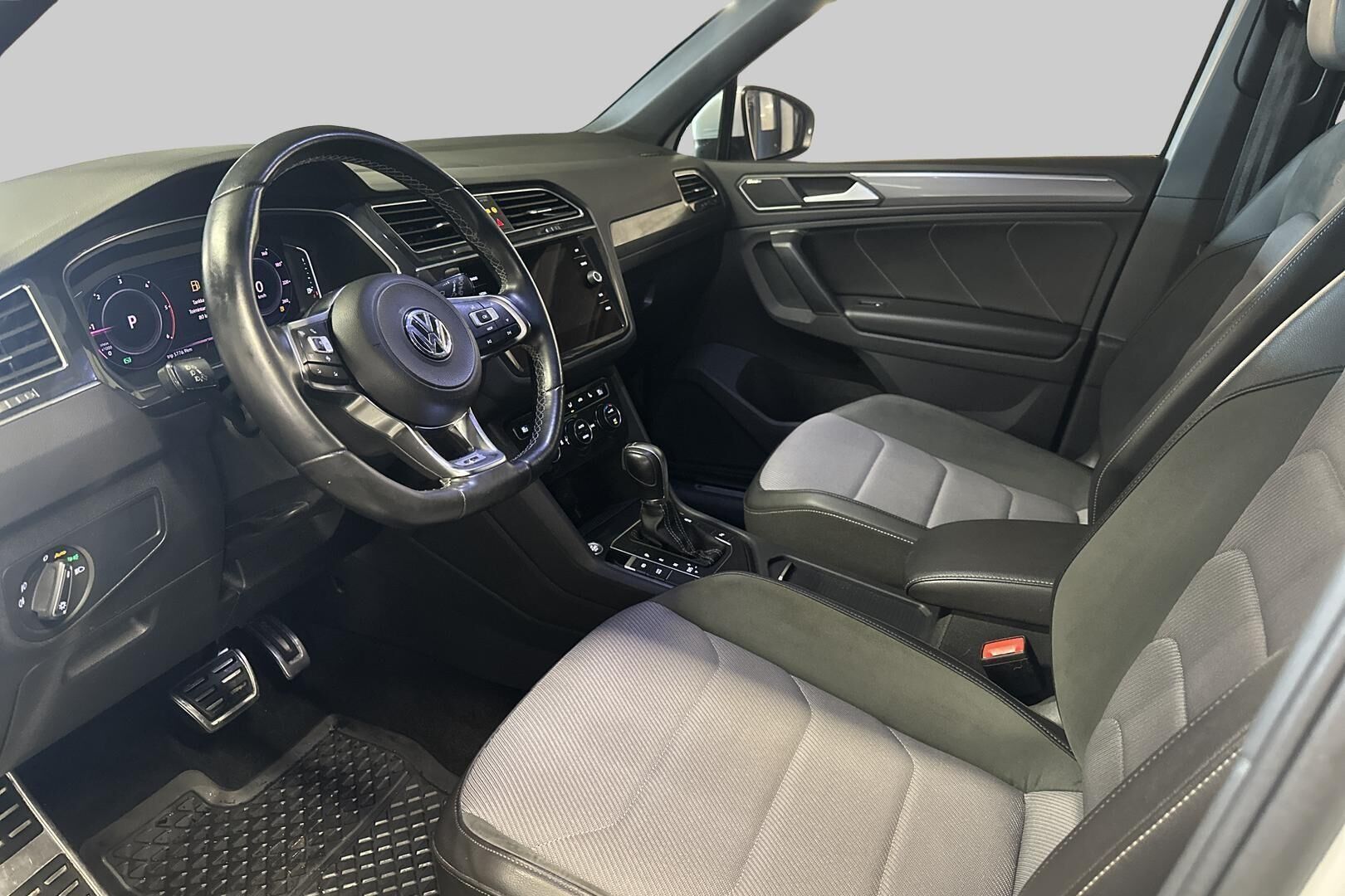Volkswagen Tiguan iso kuva 7