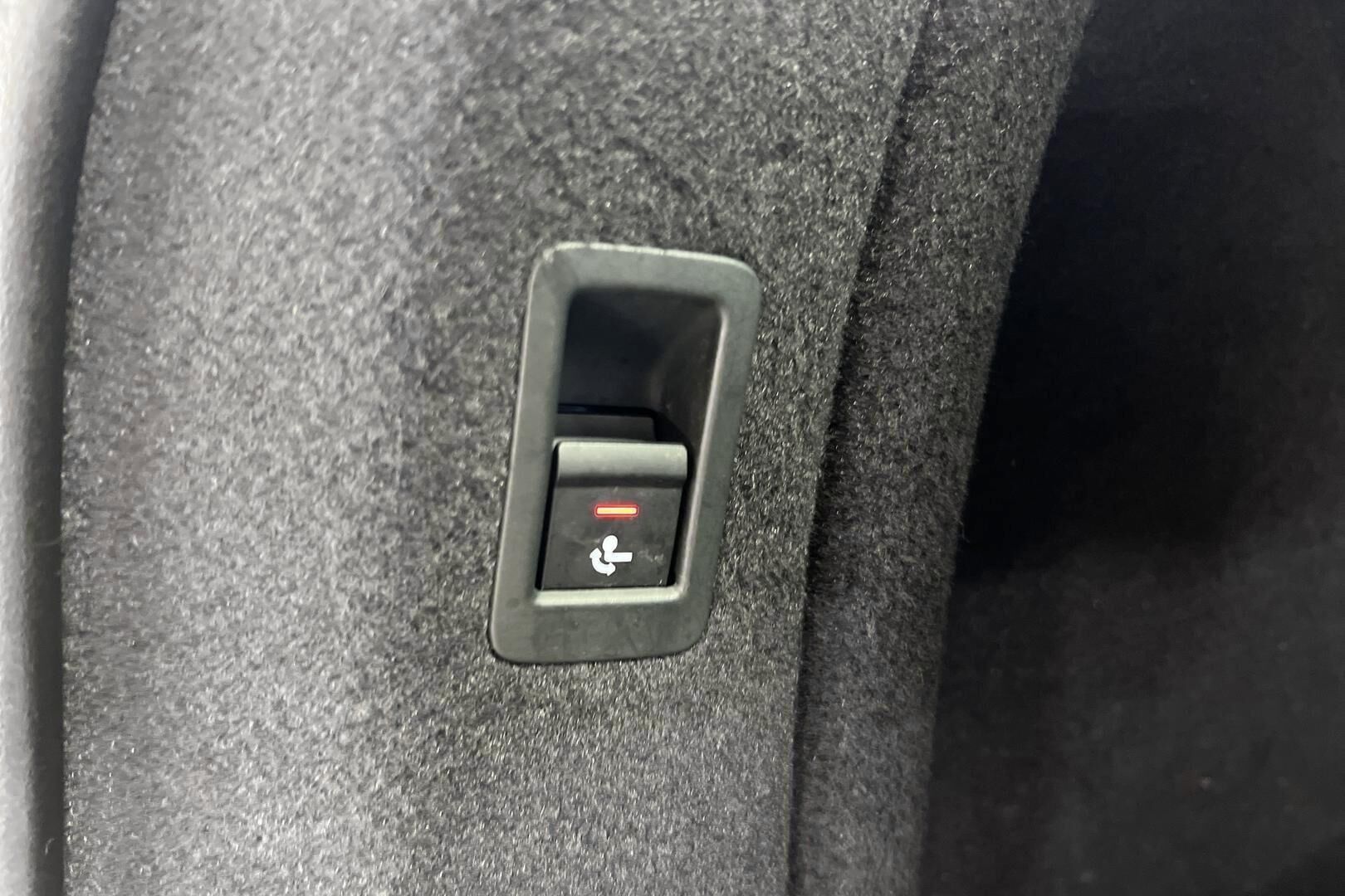 Audi A4 iso kuva 12