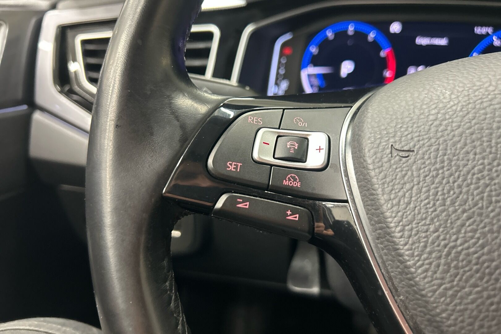 Volkswagen Polo iso kuva 13