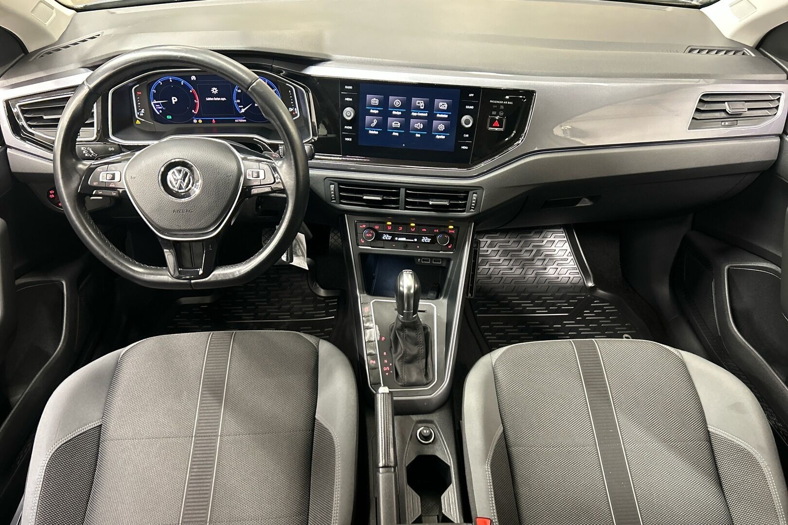 Volkswagen Polo iso kuva 7