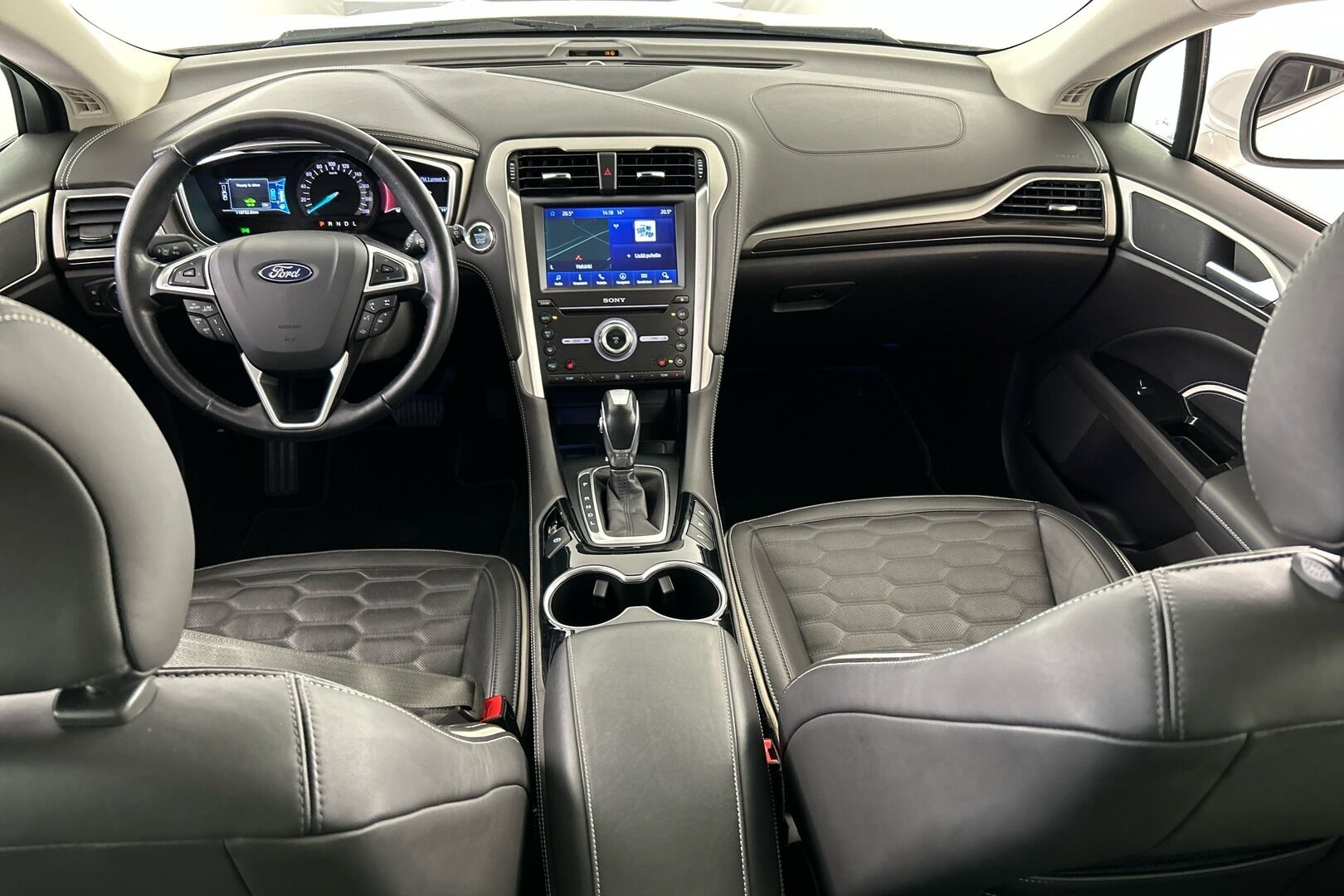 Ford Mondeo iso kuva 7