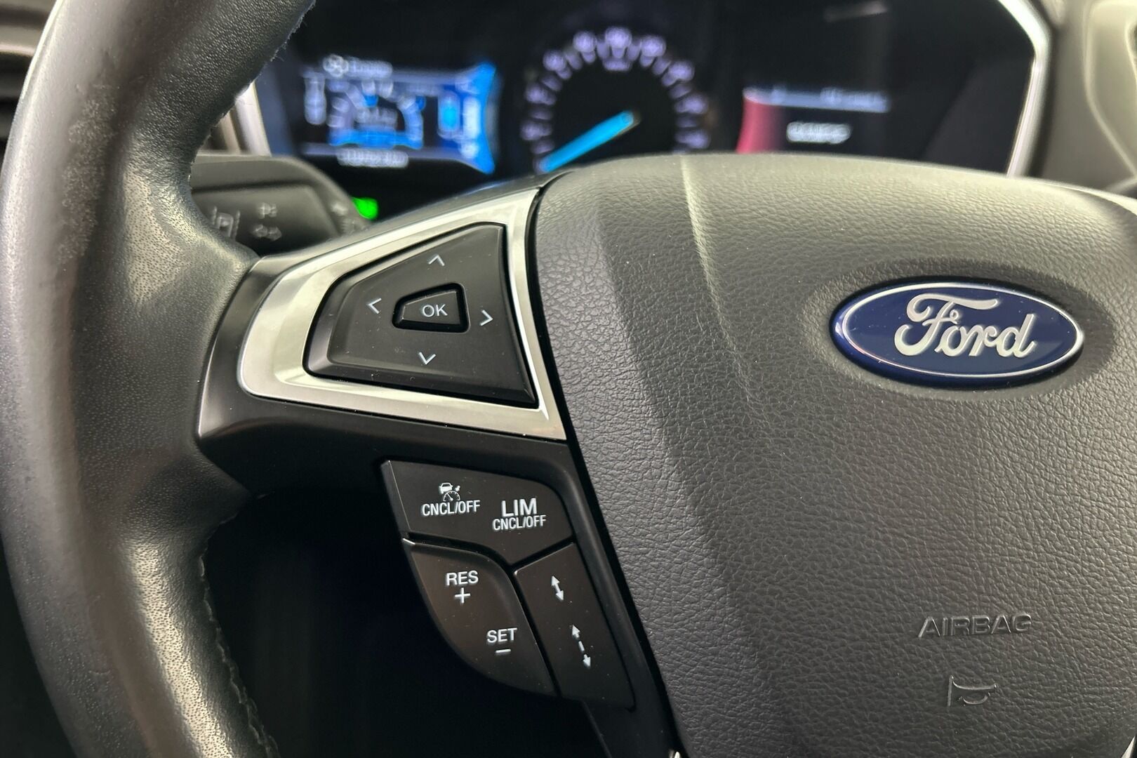 Ford Mondeo iso kuva 14