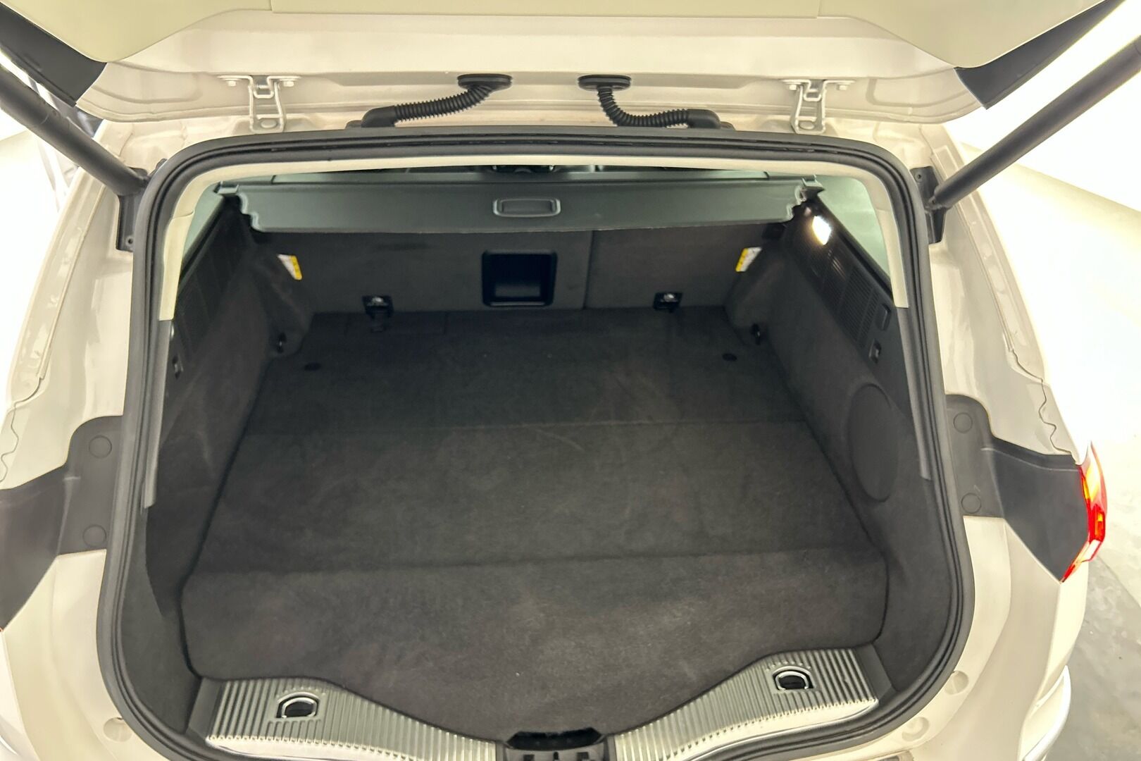 Ford Mondeo iso kuva 5