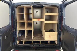 Nissan NV300 esikatselu 24