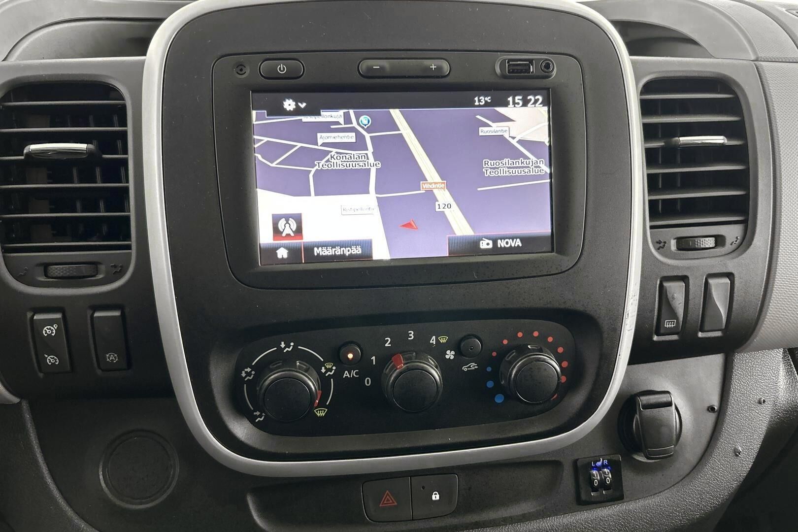 Nissan NV300 iso kuva 15