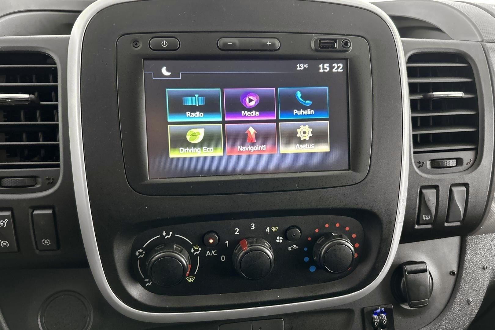 Nissan NV300 iso kuva 16