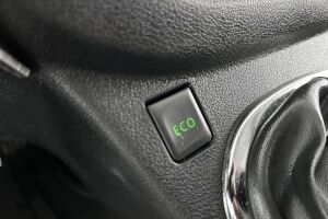 Nissan NV300 esikatselu 28