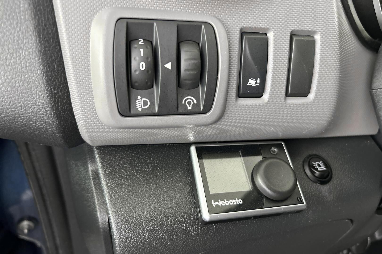 Nissan NV300 iso kuva 25