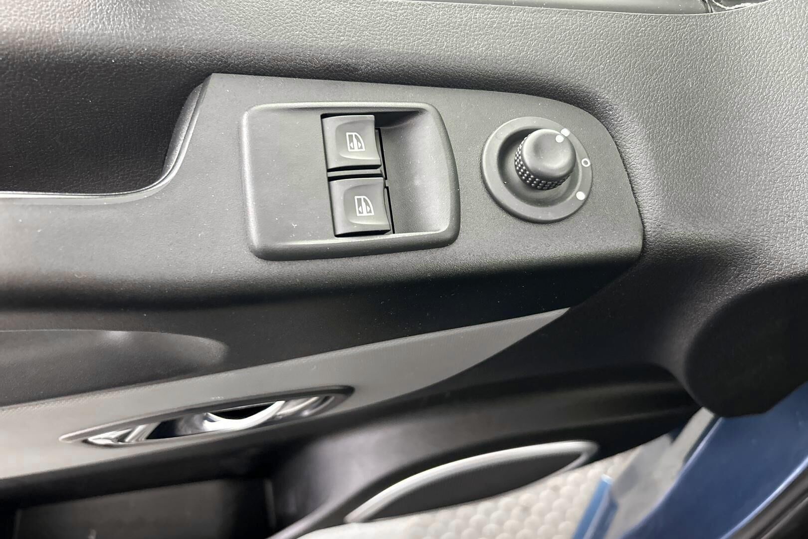 Nissan NV300 iso kuva 26