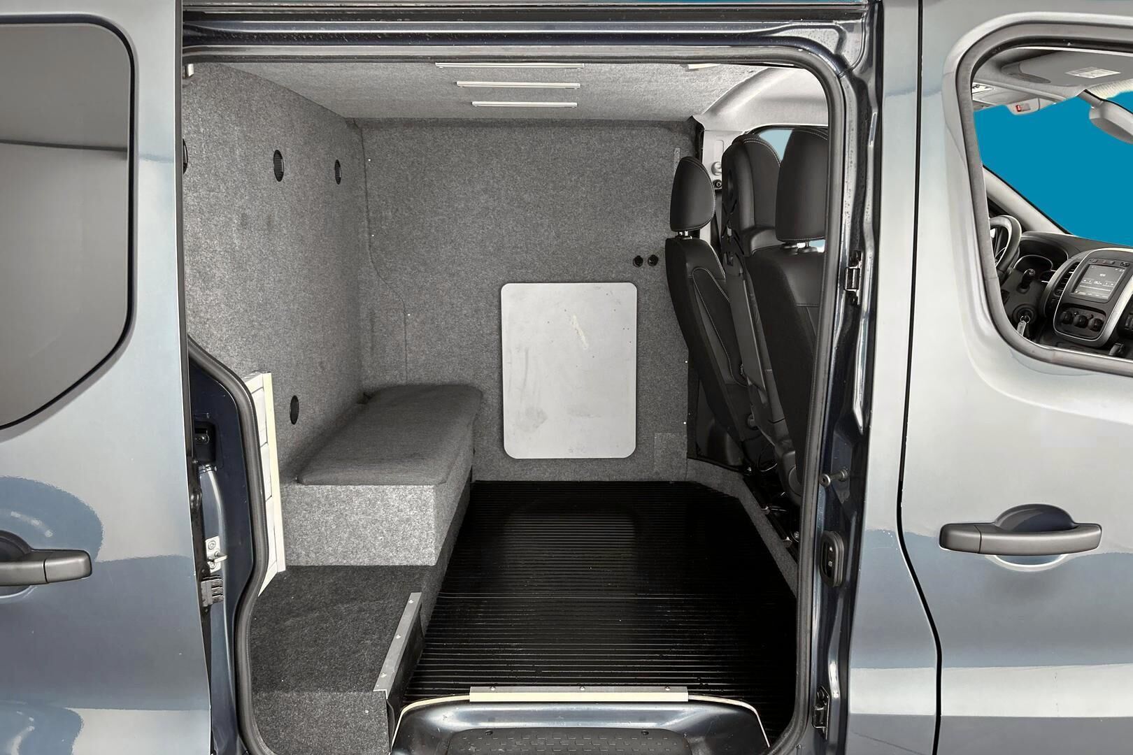 Nissan NV300 iso kuva 29