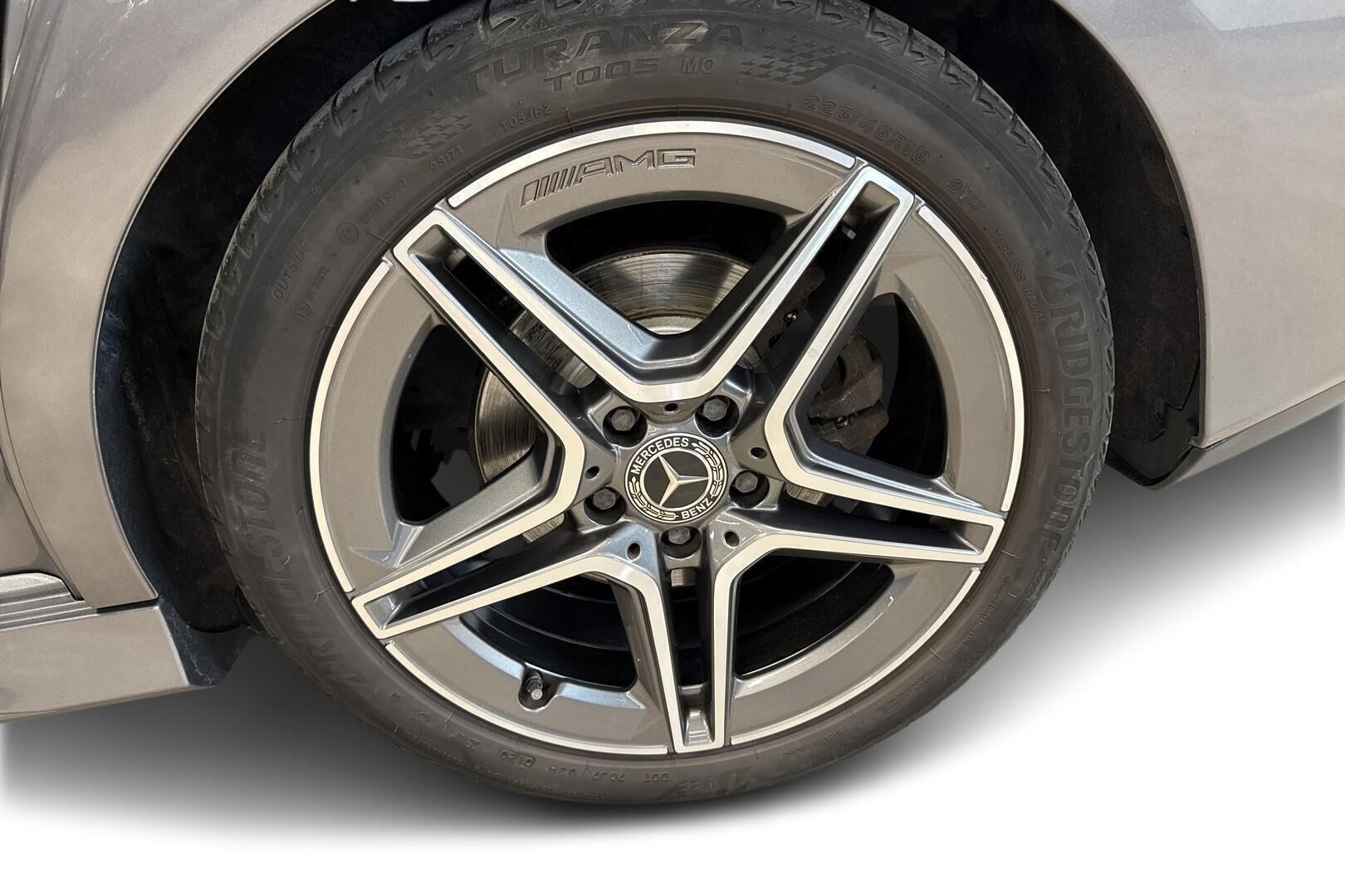Mercedes-Benz CLA iso kuva 7