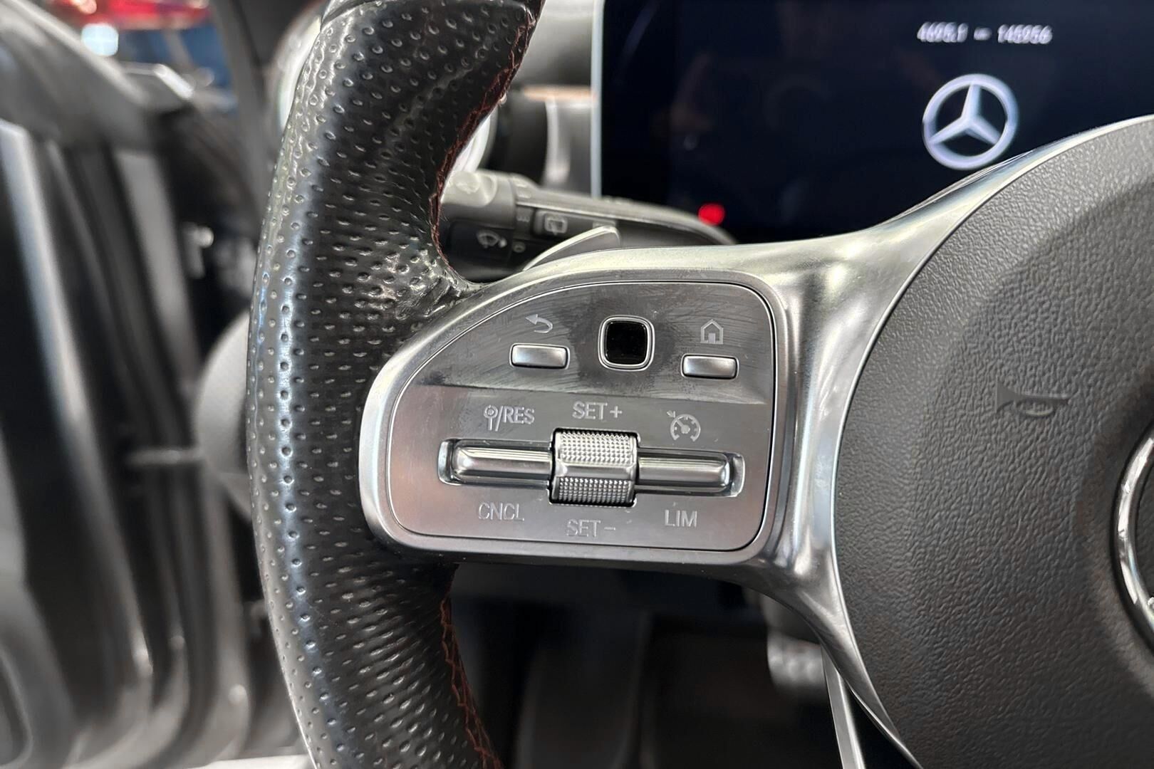 Mercedes-Benz CLA iso kuva 10