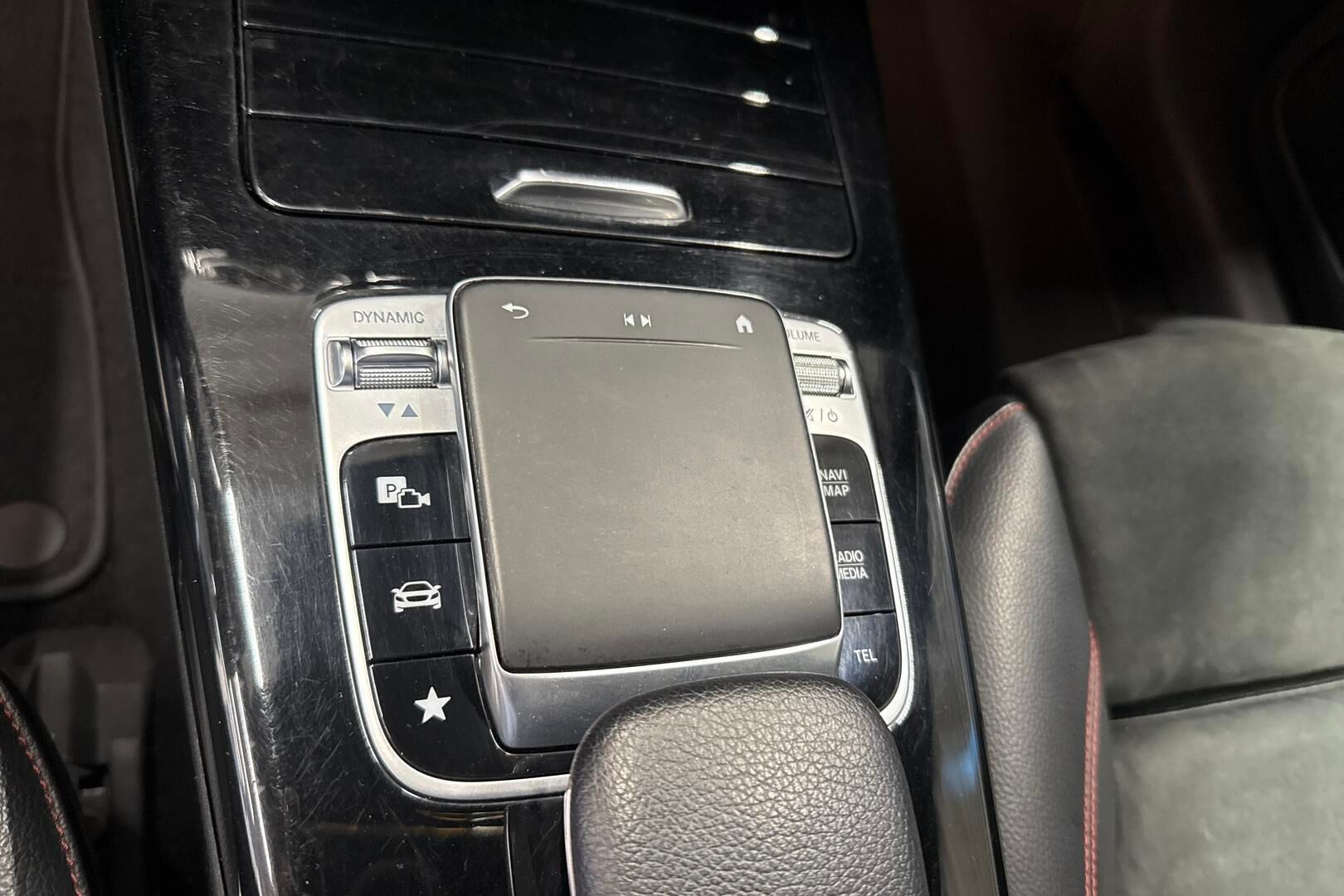 Mercedes-Benz CLA iso kuva 12
