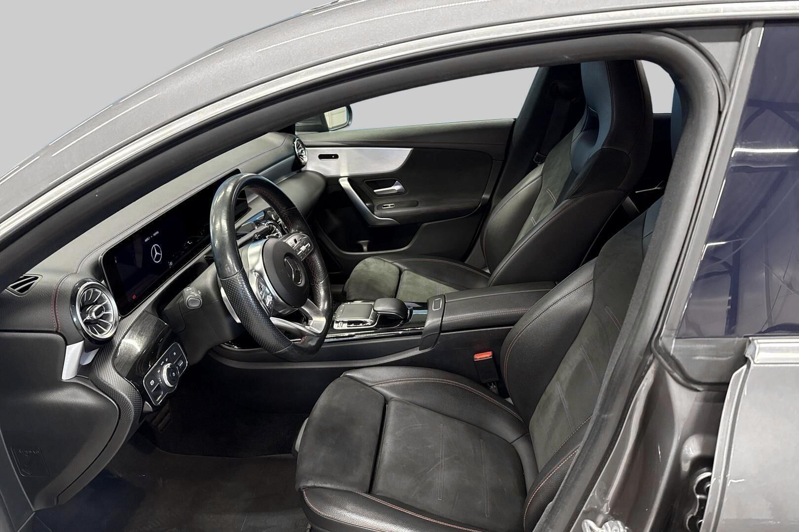 Mercedes-Benz CLA iso kuva 5