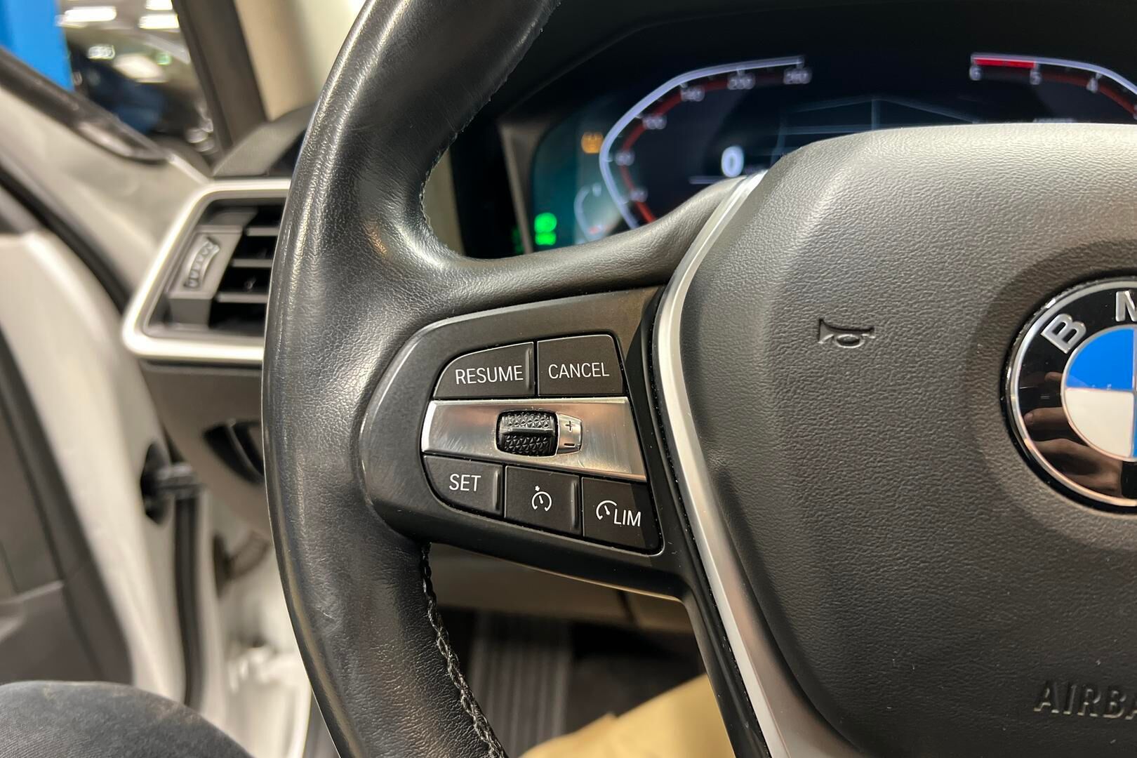 BMW 3-sarja iso kuva 18