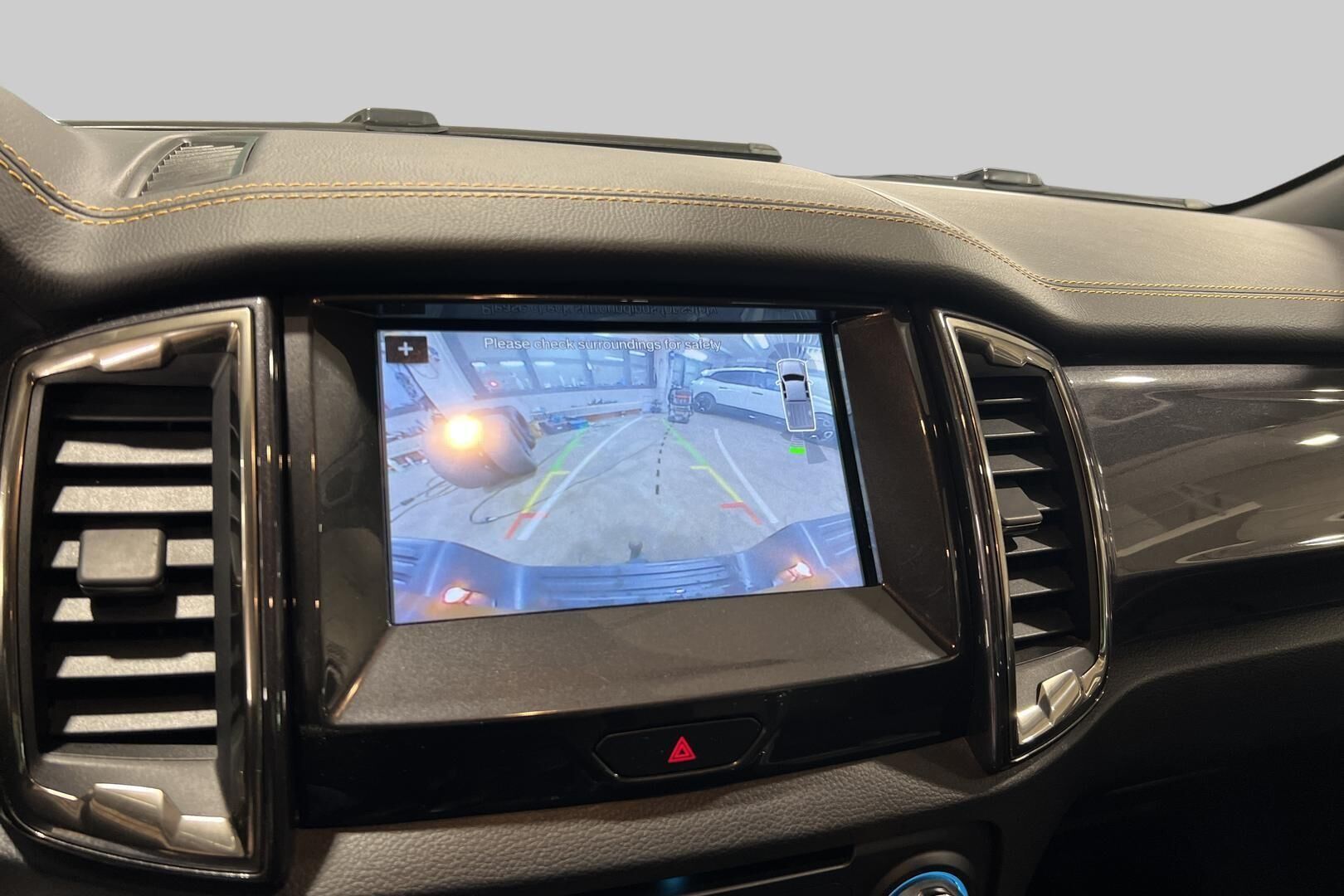 Ford Ranger iso kuva 17
