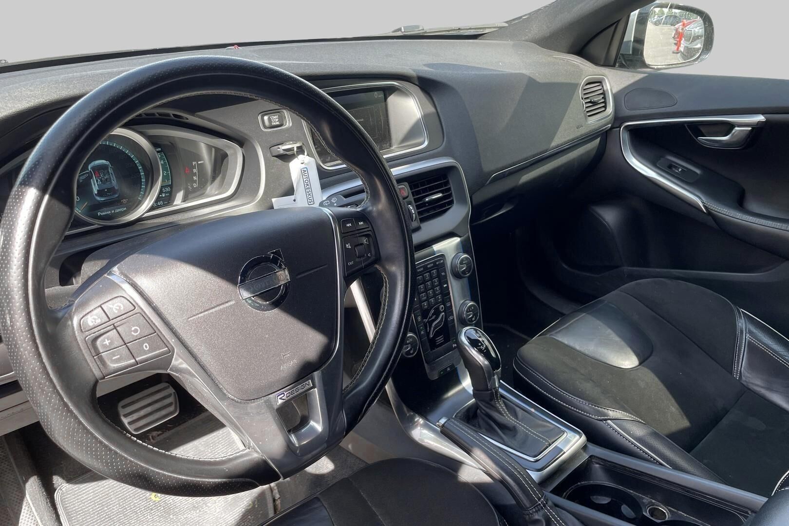 Volvo V40 iso kuva 1