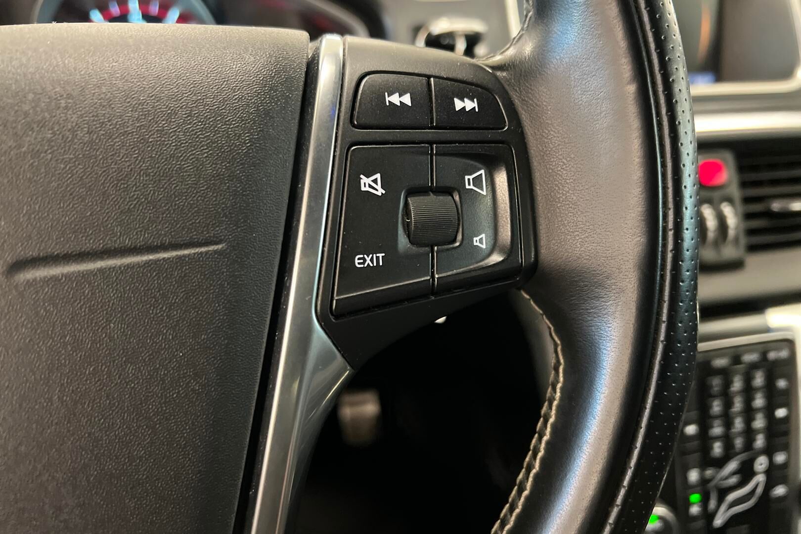 Volvo V40 iso kuva 18