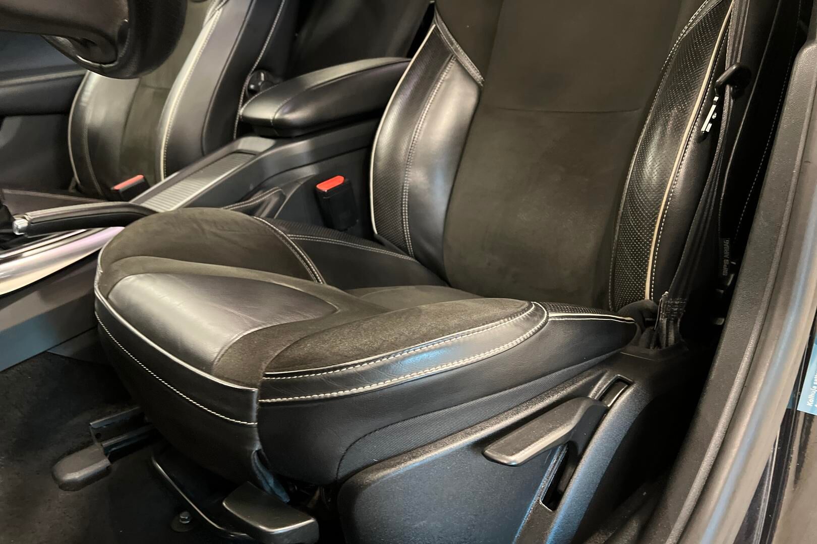 Volvo V40 iso kuva 22