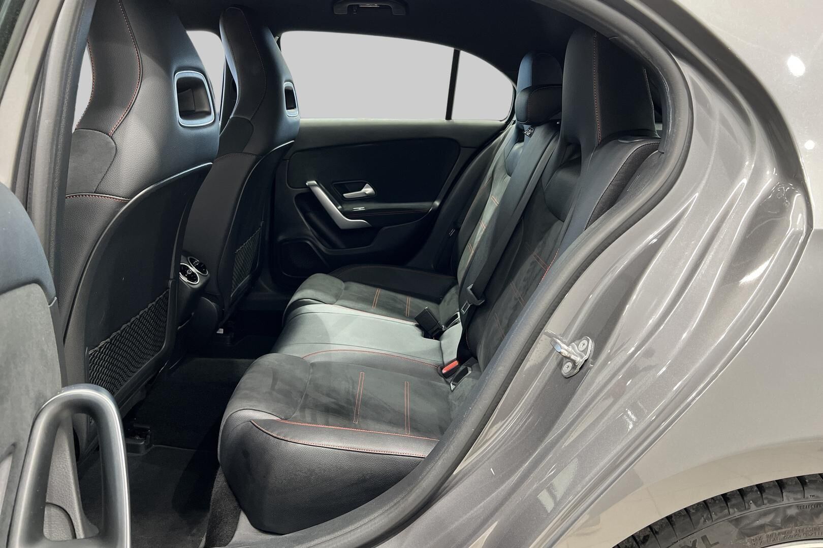 Mercedes-Benz A iso kuva 7