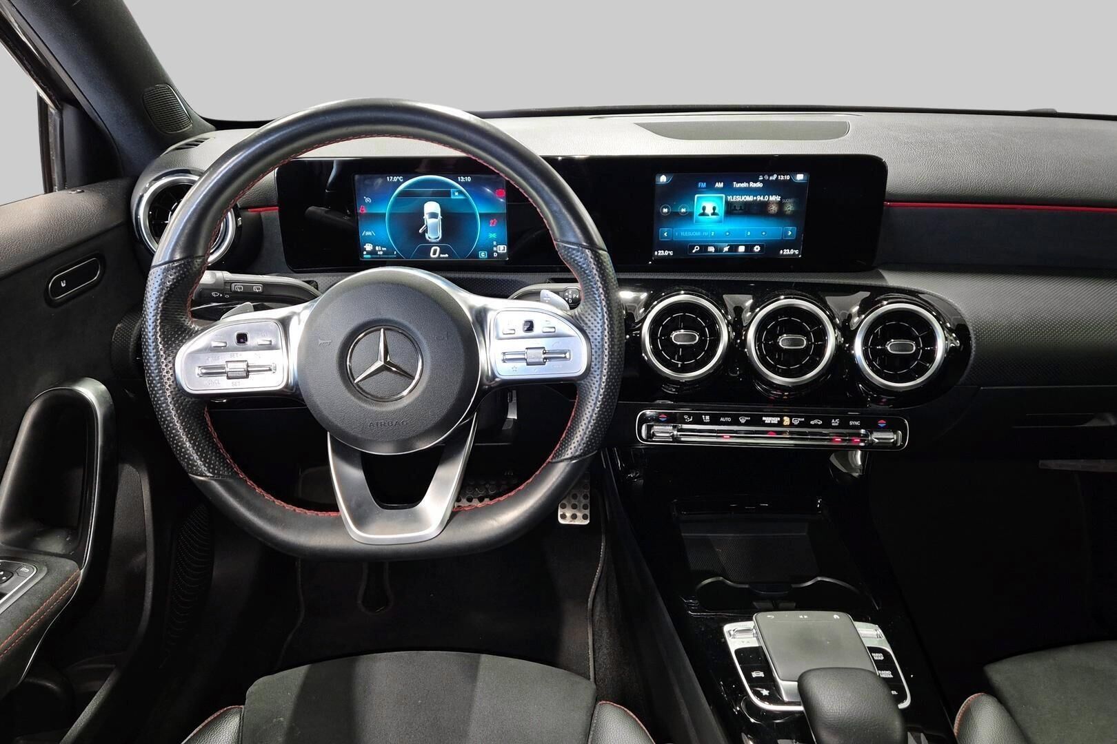 Mercedes-Benz A iso kuva 2