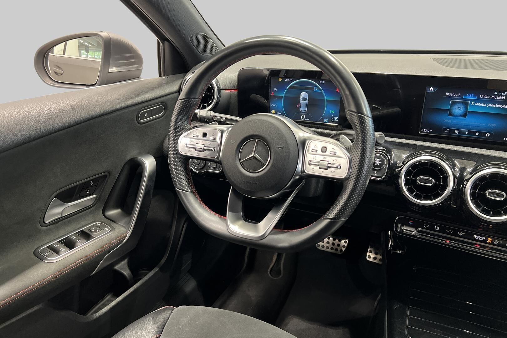 Mercedes-Benz A iso kuva 19