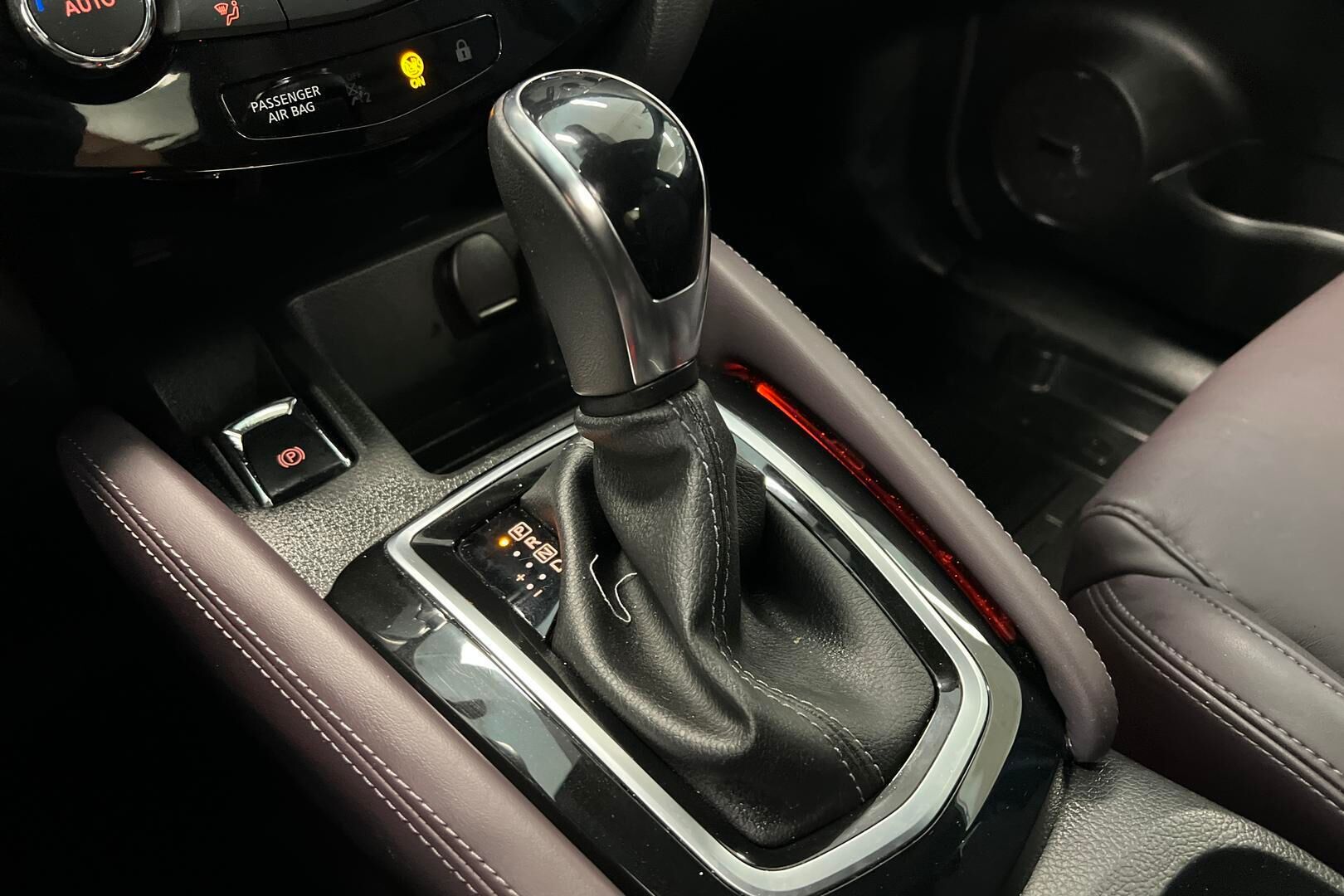 Nissan Qashqai iso kuva 17