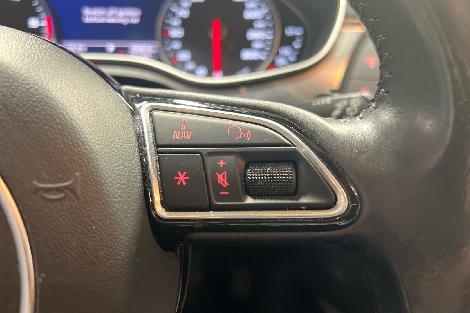 Audi A6 iso kuva 12