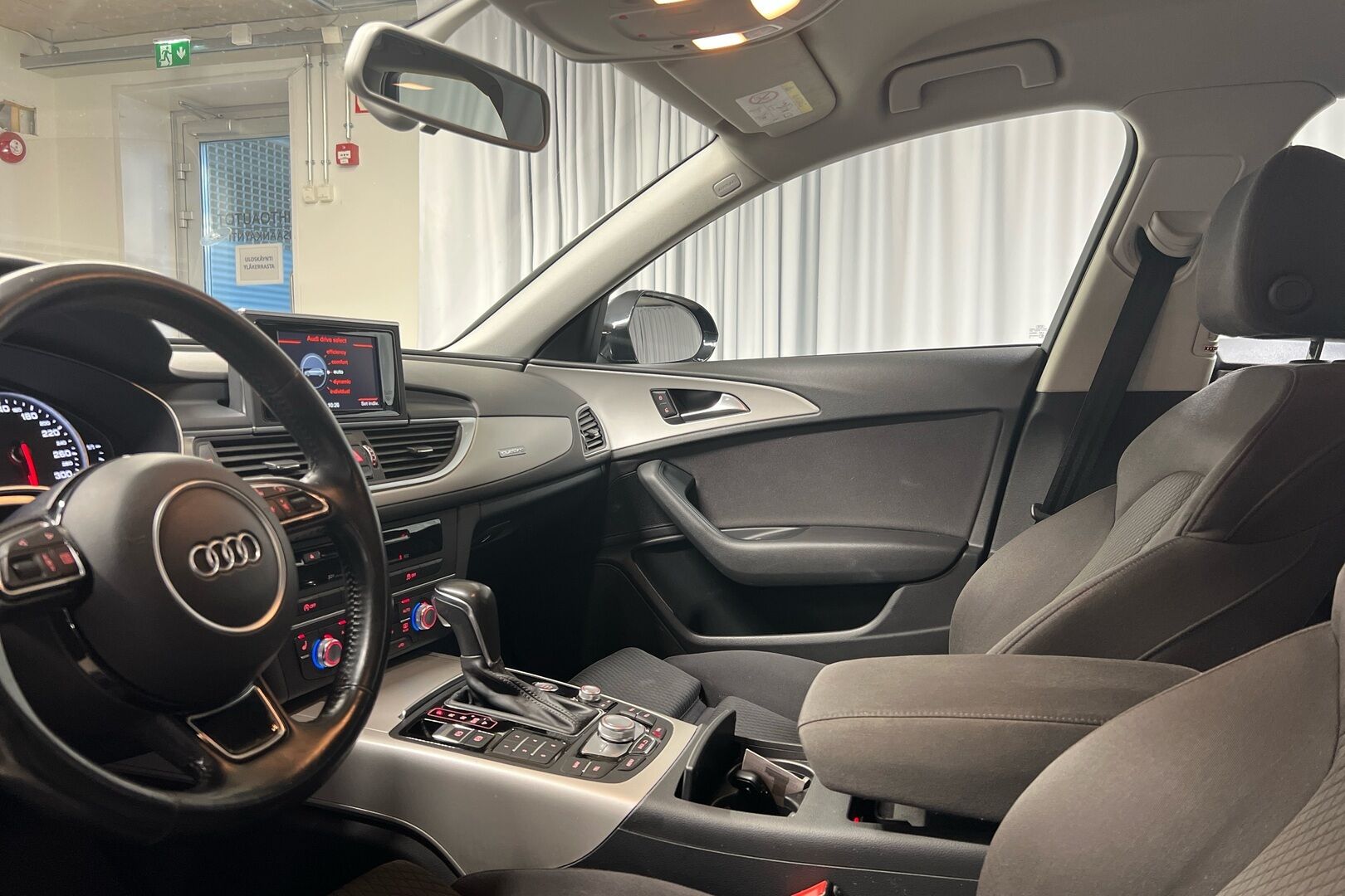 Audi A6 iso kuva 6