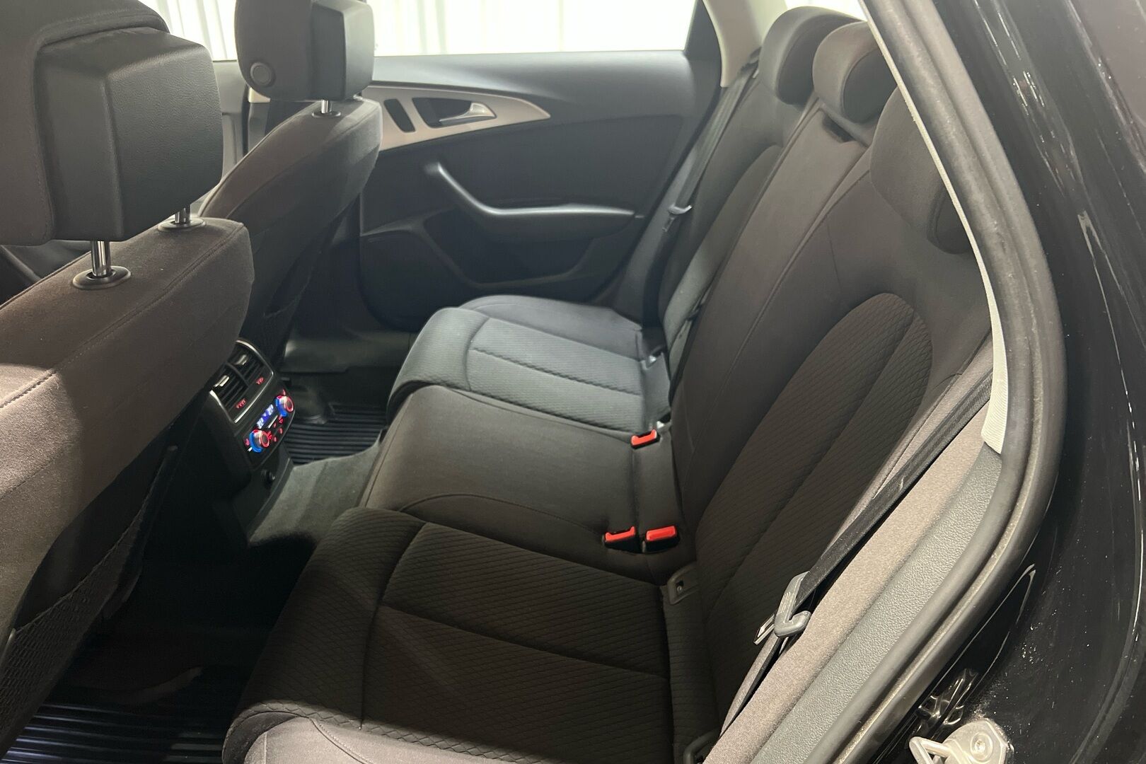 Audi A6 iso kuva 19