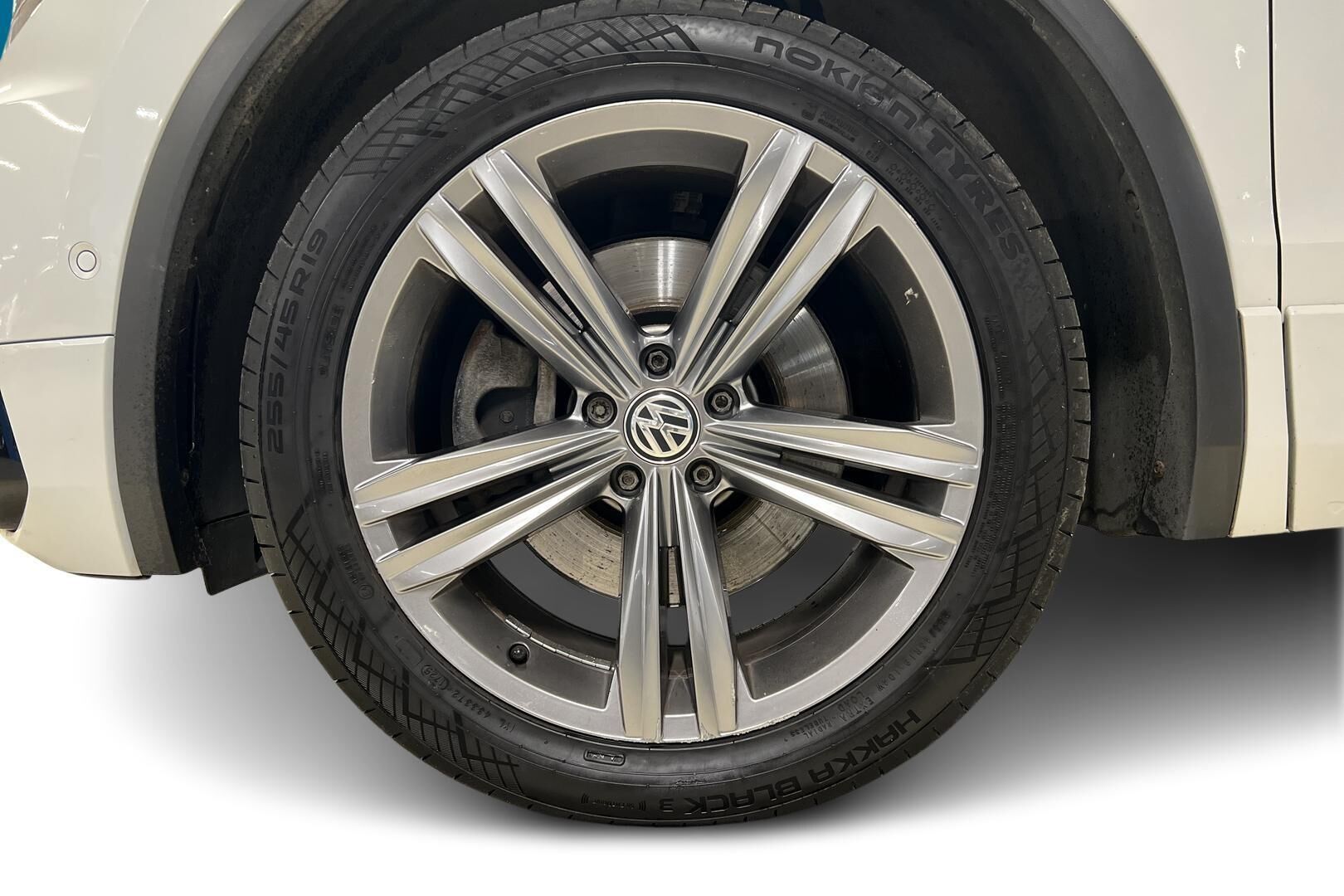 Volkswagen Tiguan iso kuva 13