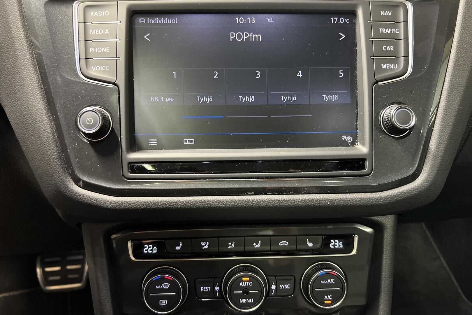 Volkswagen Tiguan iso kuva 15