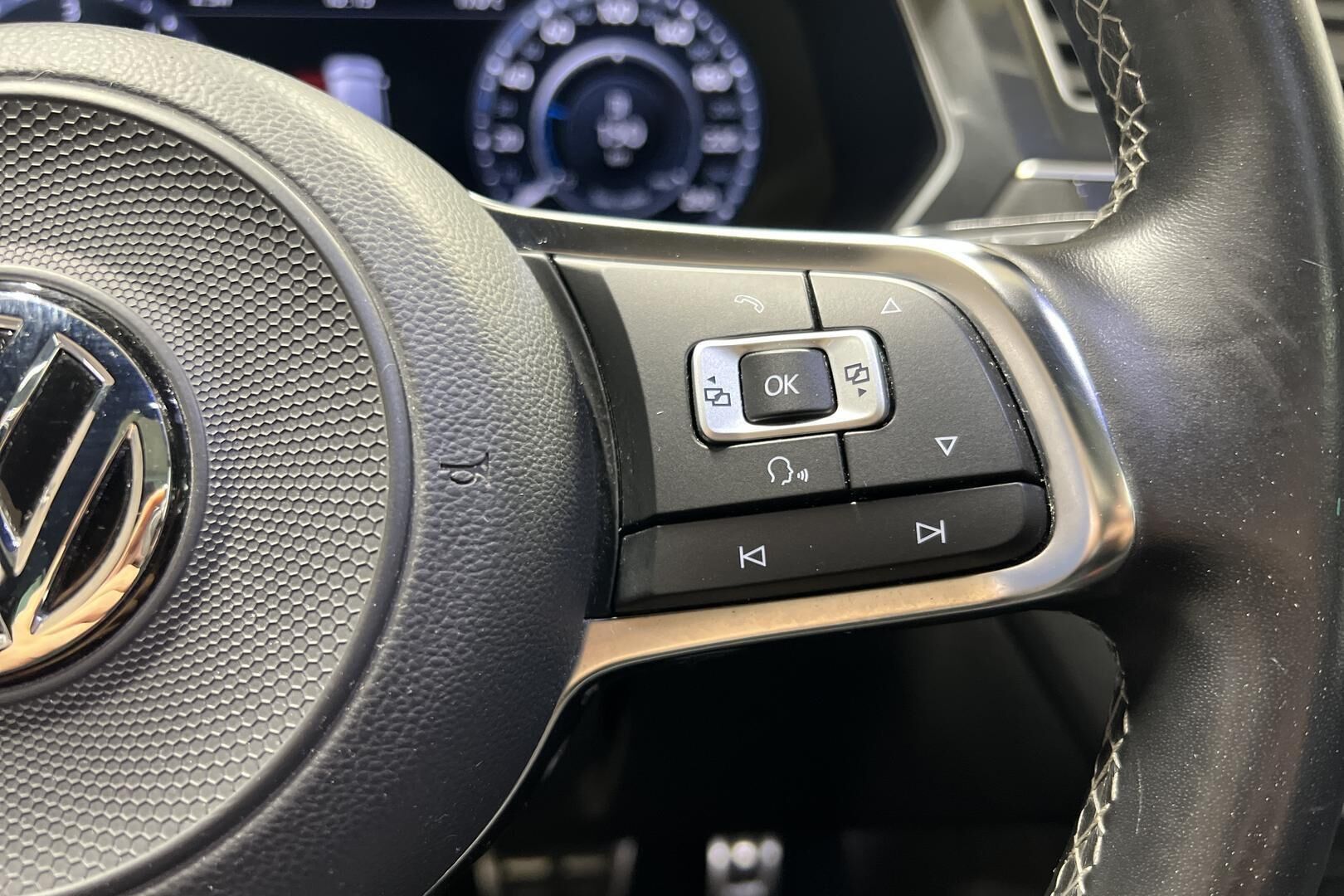 Volkswagen Tiguan iso kuva 17