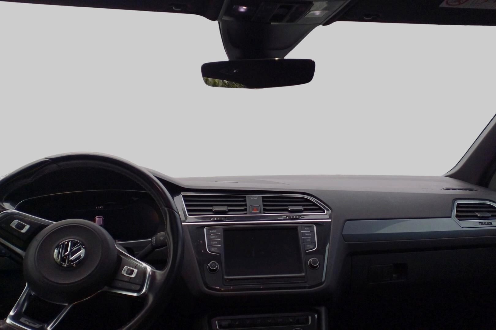 Volkswagen Tiguan iso kuva 2