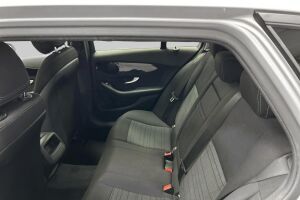 Mercedes-Benz C esikatselu 10