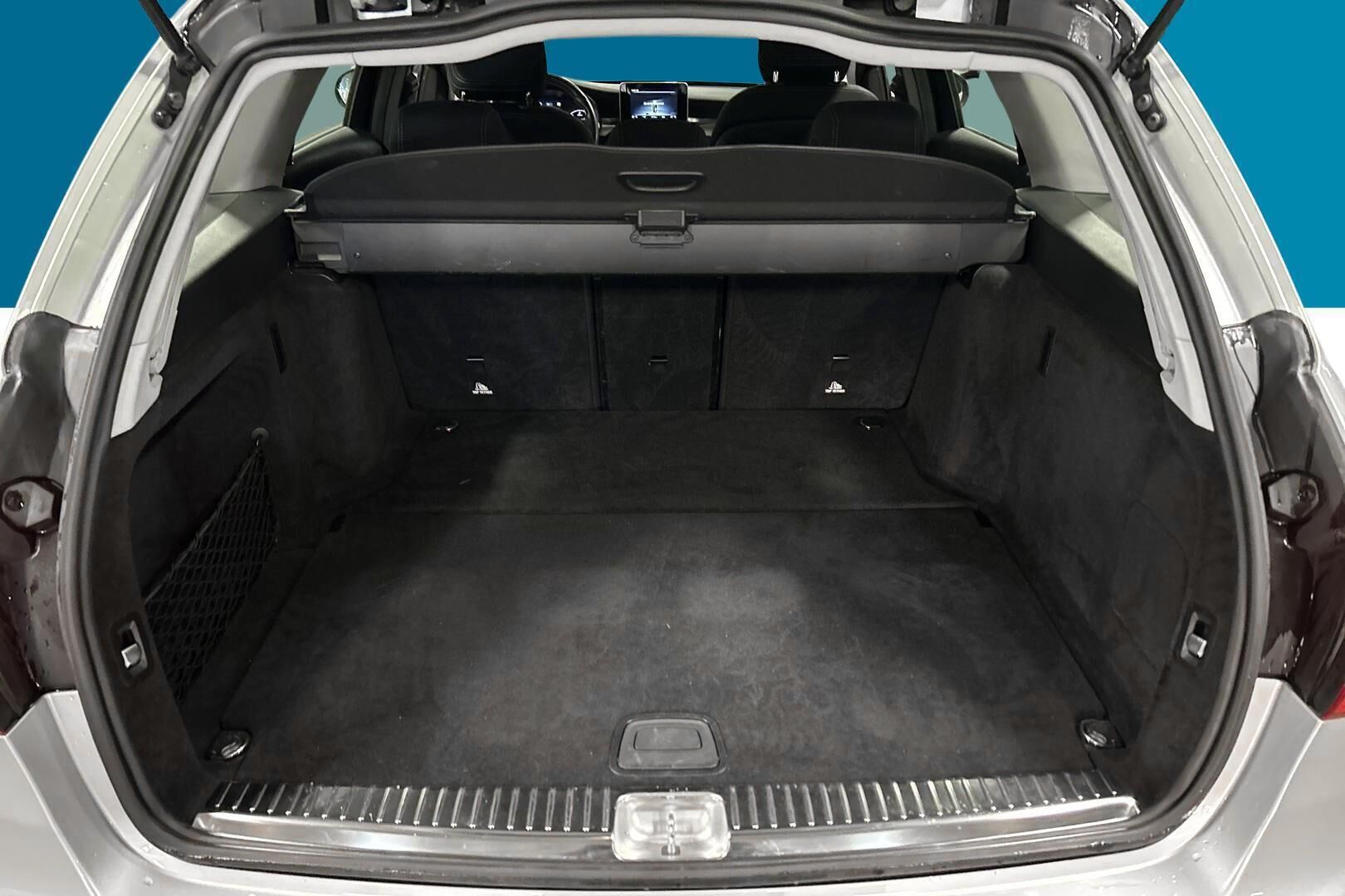 Mercedes-Benz C iso kuva 12