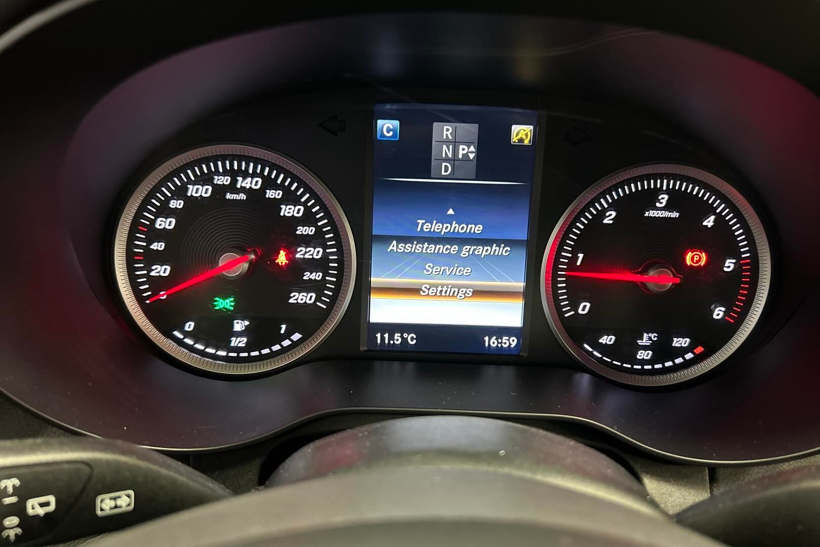 Mercedes-Benz C iso kuva 16