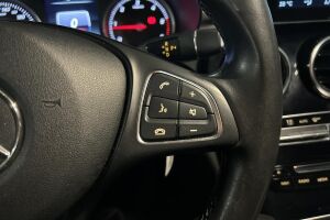 Mercedes-Benz C esikatselu 16