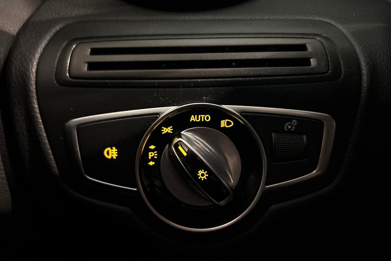 Mercedes-Benz C iso kuva 20