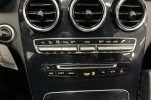 Mercedes-Benz C esikatselu 21