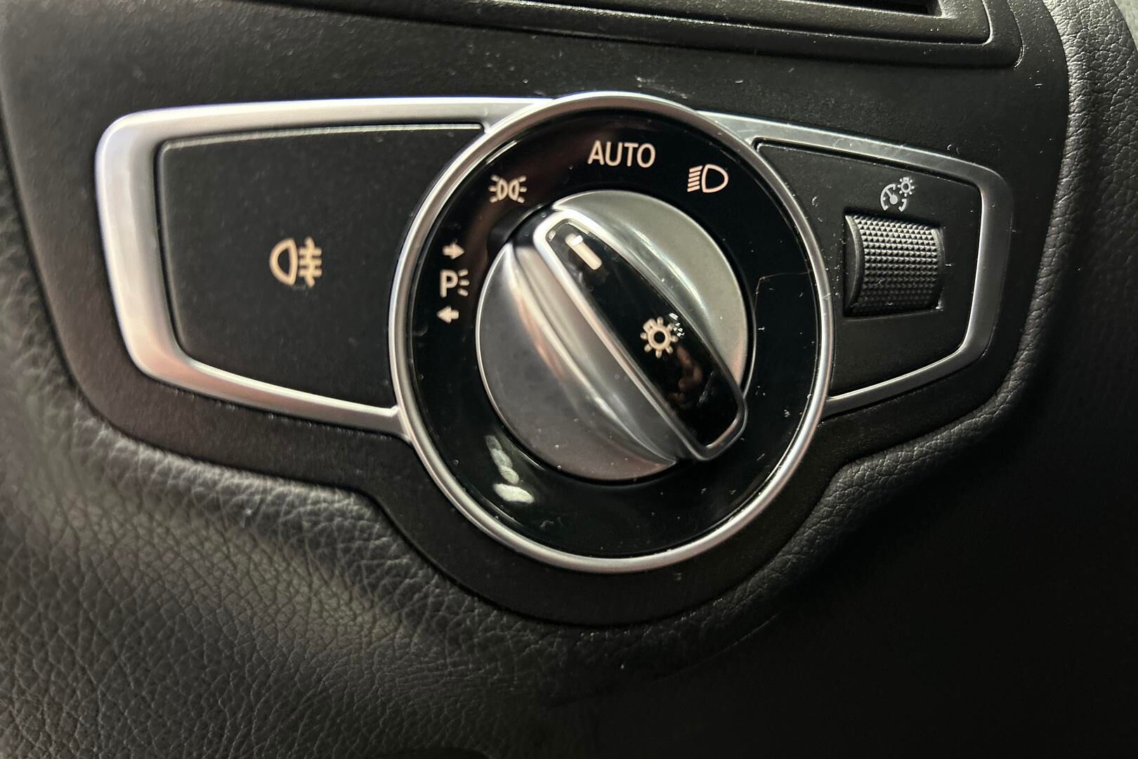 Mercedes-Benz C iso kuva 26