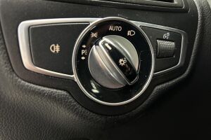 Mercedes-Benz C esikatselu 26