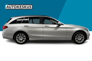 Mercedes-Benz C esikatselu 4