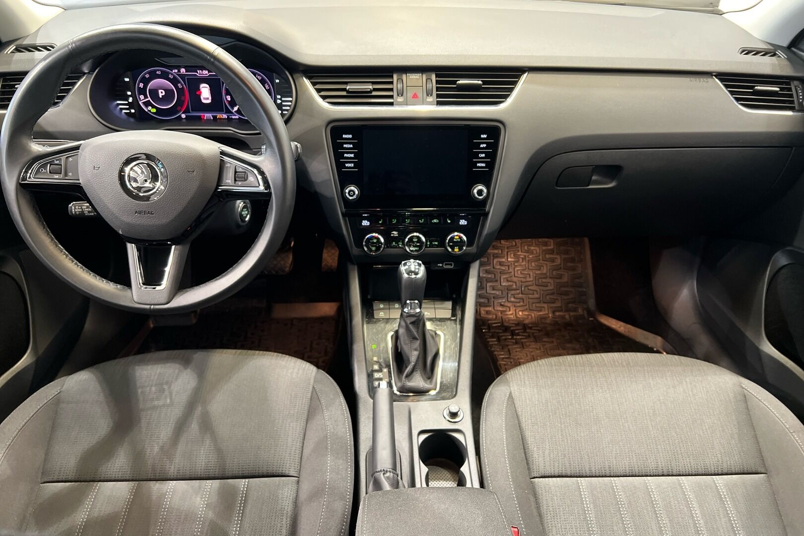 Skoda Octavia iso kuva 32