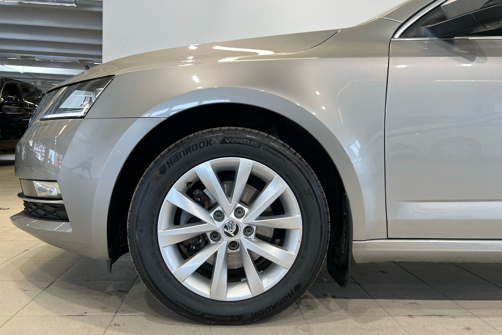 Skoda Octavia iso kuva 11