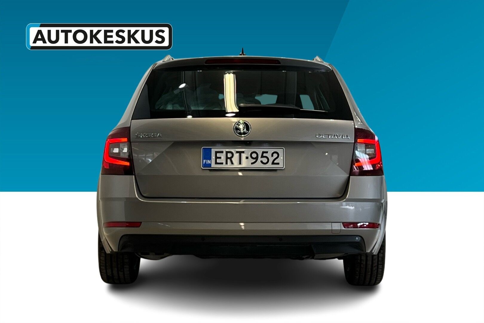 Skoda Octavia iso kuva 2