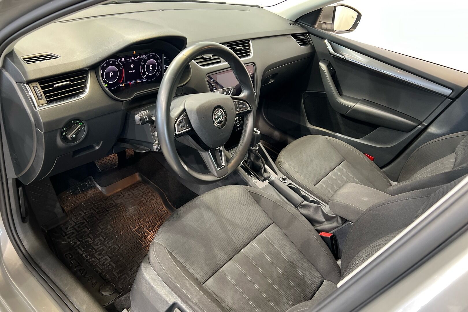 Skoda Octavia iso kuva 3
